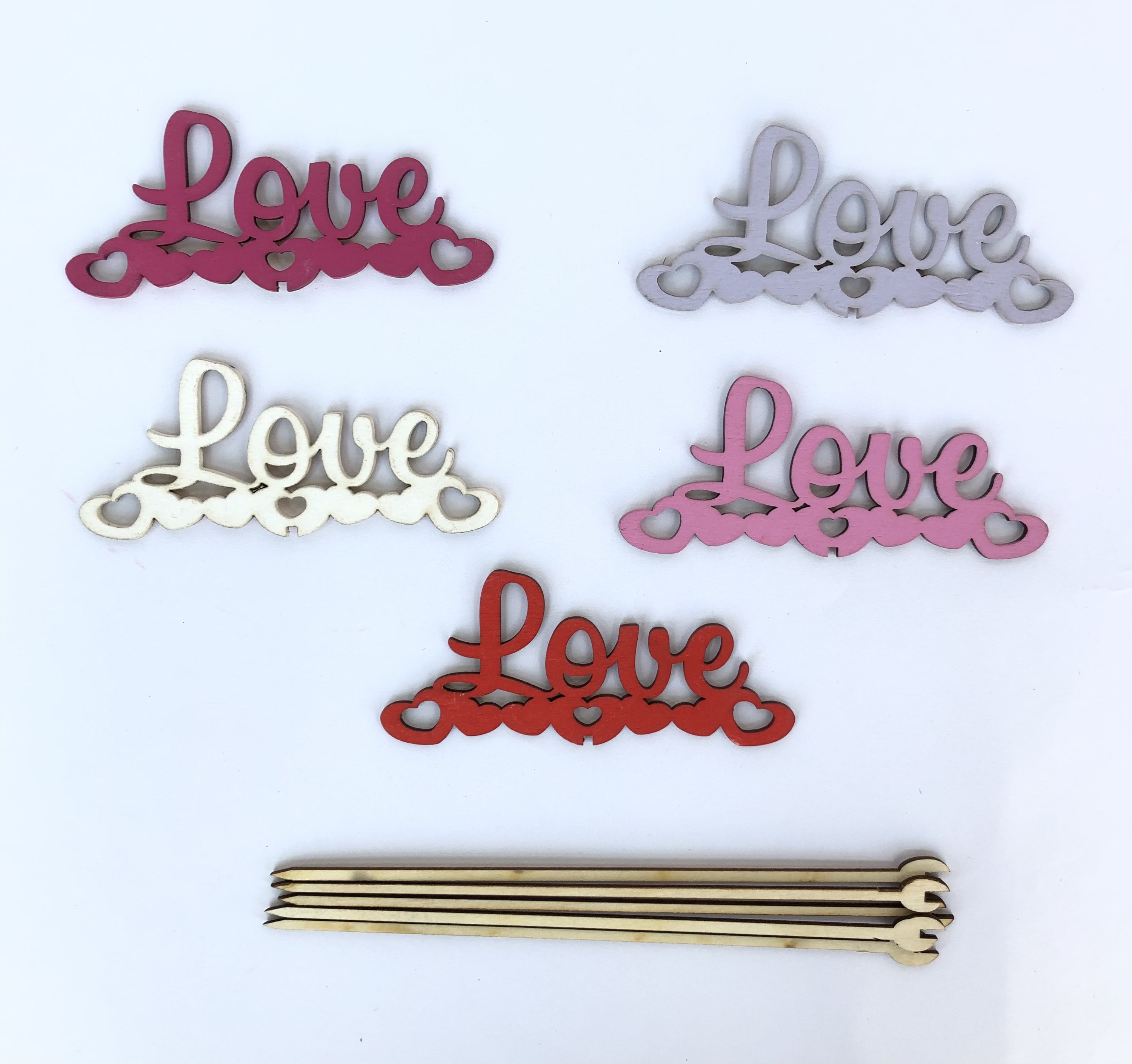 Топпер крашеный " Love " сердечки.  Набор 5 шт. 14*6																														