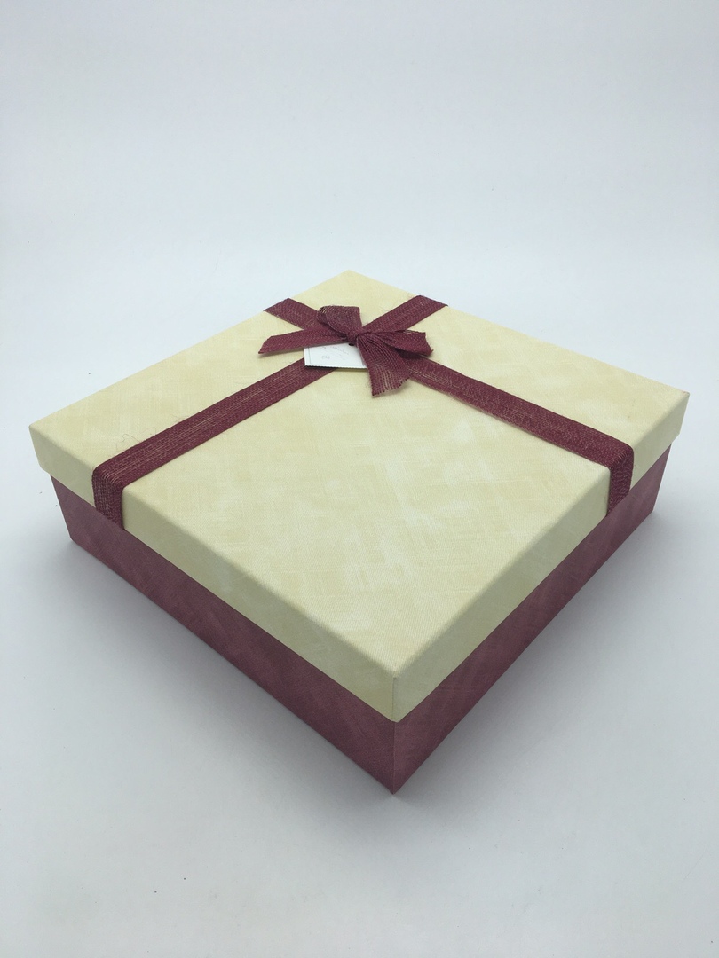 КОРОБКИ НАБОР 3В1 КВАДРАТ С БАНТИКОМ БЕЖ/БОРДО 28*28*10 АРТ0852