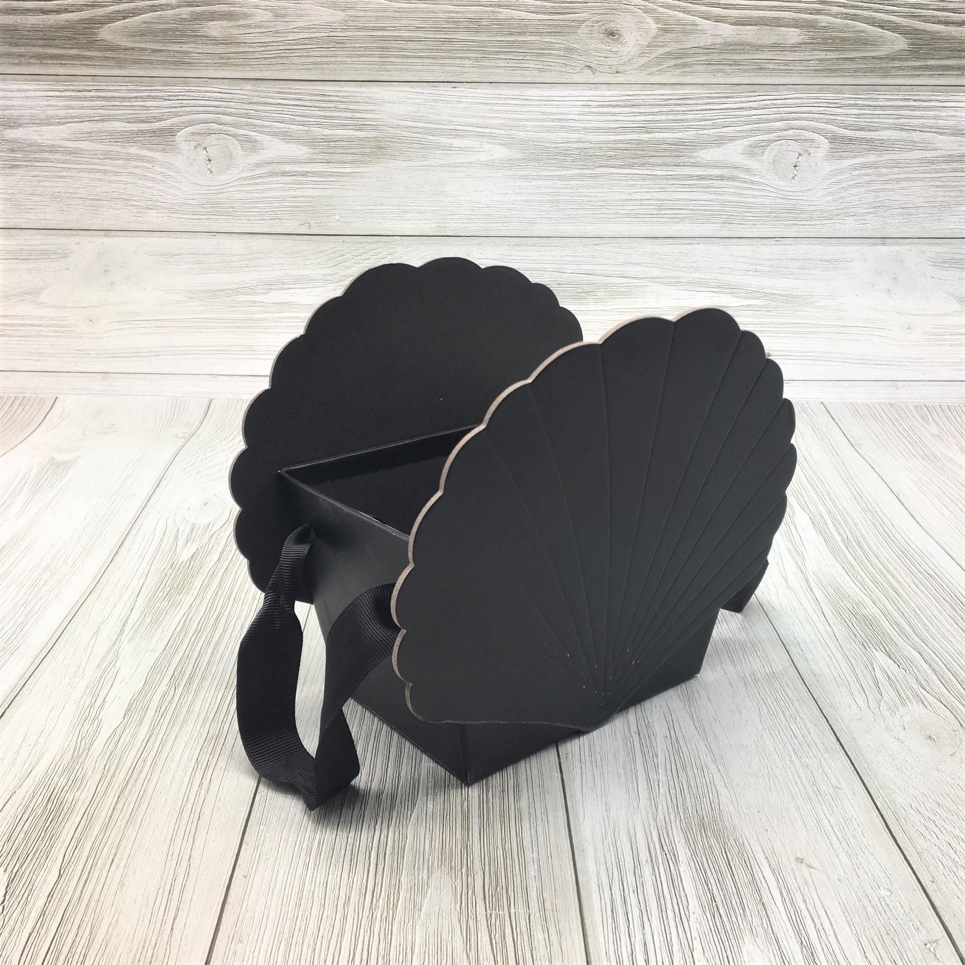 Коробка ваза "Ракушка" Черный. 12*20*16. Арт01486