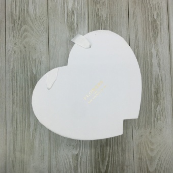 Коробка ваза сердце белое 10*26*20. Арт01276