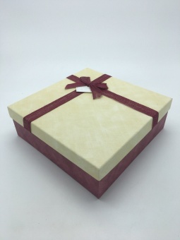 КОРОБКИ НАБОР 3В1 КВАДРАТ С БАНТИКОМ БЕЖ/БОРДО 28*28*10 АРТ0852